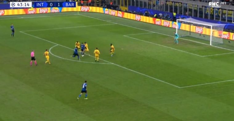 GOAL! Lukaku scoort tegen Barcelona en brengt Inter op gelijke hoogte