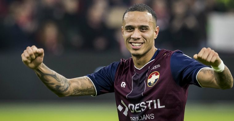 Ajax-beul lacht: 'Ze is behoorlijk uit haar dak gegaan toen ik die goal maakte'