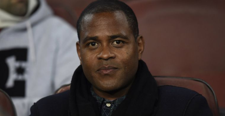 Kluivert tekent eerste profcontract in Utrecht: 'Mijn broer en vader weten het al'