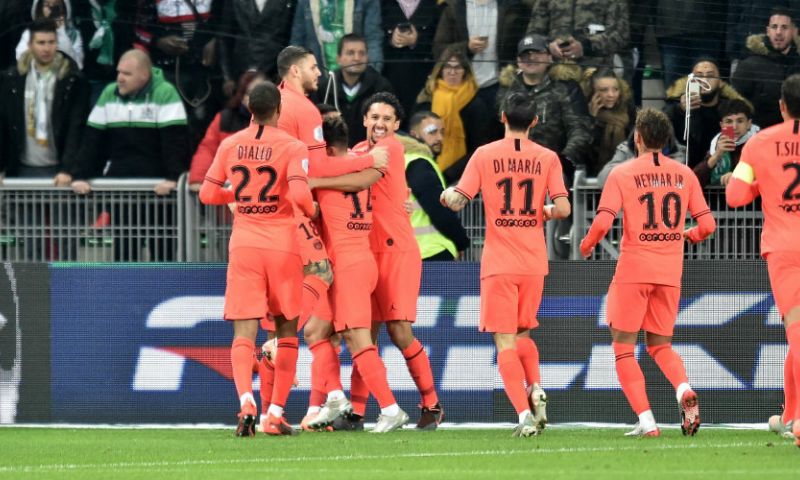 Paris Saint-Germain ondanks gemiste penalty van Neymar simpel langs Saint-Étienne Afbeelding: Paris Saint-Germain ondanks gemiste penalty van Neymar simpel langs Saint-Étienne