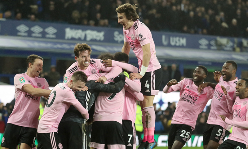 Leicester wint spektakelstuk na strafschoppen, Manchester-clubs winnen eenvoudig Afbeelding: Leicester wint spektakelstuk na strafschoppen, Manchester-clubs winnen eenvoudig