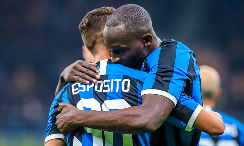 Inter herovert koppositie op overtuigende wijze, matig 'Avondje NAC' in Breda Afbeelding: Inter herovert koppositie op overtuigende wijze, matig 'Avondje NAC' in Breda