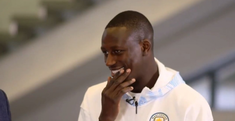 Mahrez praat mond voorbij en kondigt City-transfer aan, gezicht Mendy zegt alles