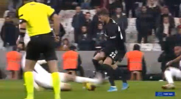 Met een Turkse zaag het jaar uit: rood na veel te late tackle met gestrekt been