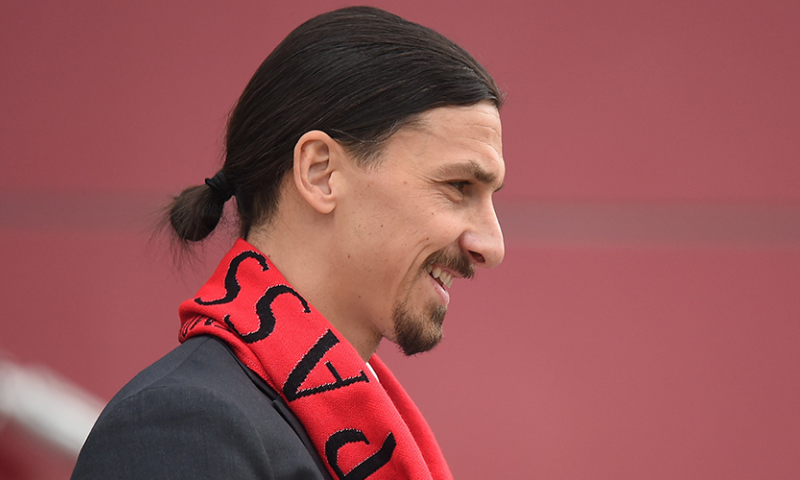 Malmö-supporters laten weinig heel van standbeeld 'verrader' Ibrahimovic Afbeelding: Malmö-supporters laten weinig heel van standbeeld 'verrader' Ibrahimovic