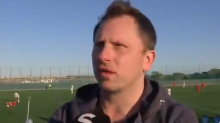 De beelden: invaller Lamkel Zé trapt na en krijgt rood in oefenmatch