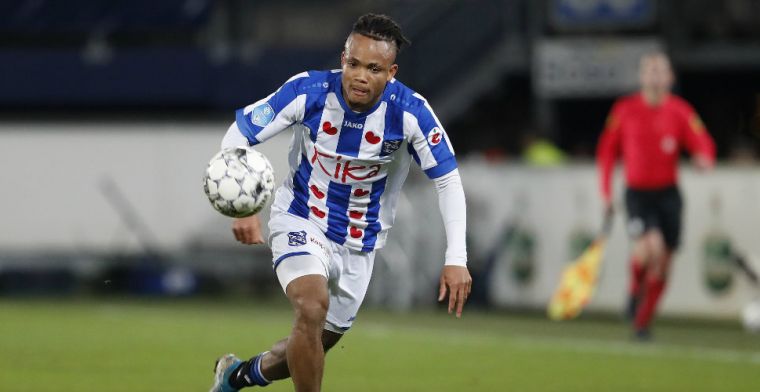 Heerenveen-uitblinker ontkent transfergeruchten: 'Laat ik aan mijn zaakwaarnemer'