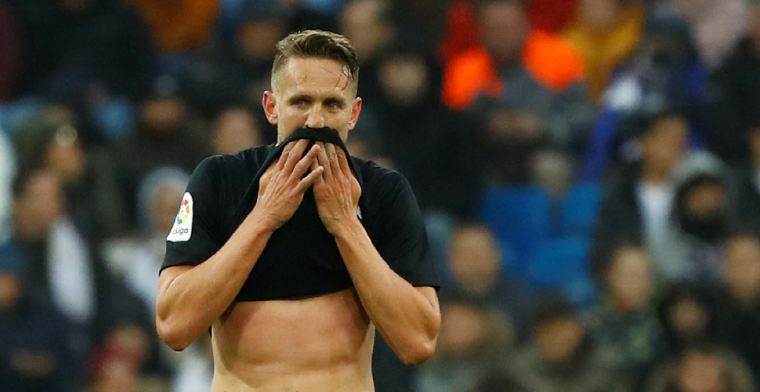 Trainer vol onbegrip na merkwaardig moment De Jong: Ik snap er niets van