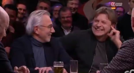 Gewaagde opmerking Mulder over Ajax - Spakenburg: 'Eindelijk wit geld in de kas'