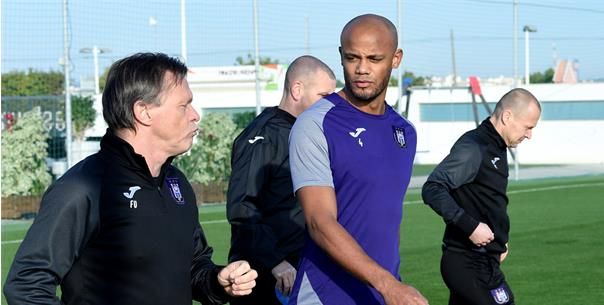 Kompany en Vercauteren over komst van nieuwe spits: Rustig blijven