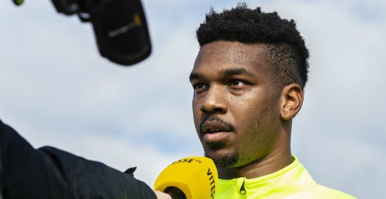 Chelsea haalt doelman op bij Vitesse en leent hem weer uit, ook Baker teruggehaald