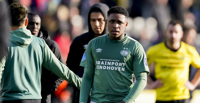 'Bergwijn lapt verbod van verbijsterd PSV aan zijn laars en vliegt naar Londen'