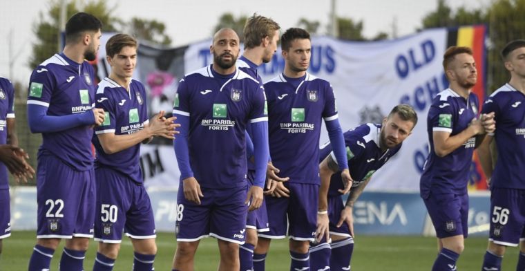 'Vanden Borre vraagt om vroege wissel na mogelijke blessure aan hamstrings'