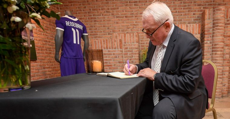 Mulder, Van Himst en andere Anderlecht-iconen tekenen rouwregister van Rensenbrink