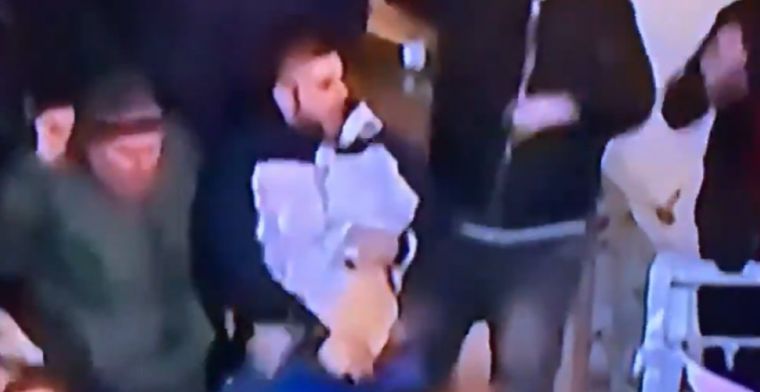 Dolle vreugde: Newcastle-fan doet 'helikopter' met geslachtsdeel na winnende goal