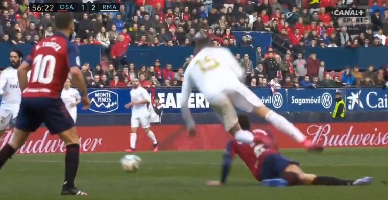 Valverde krijgt vliegles tijdens Osasuna-Real Madrid: schandalige vliegende tackle