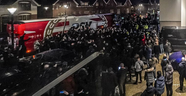 Kraay verbijsterd: 'Ik moest om 10 over 6 bij PSV zijn, blijkbaar wat fakkeltjes'