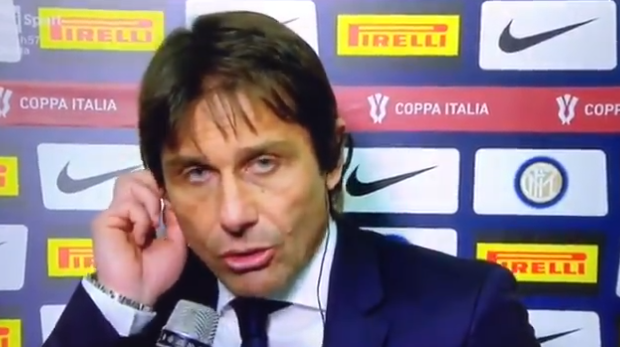 Dapper, maar pijnlijk: Conte is stem kwijt en probeert tóch interview te geven