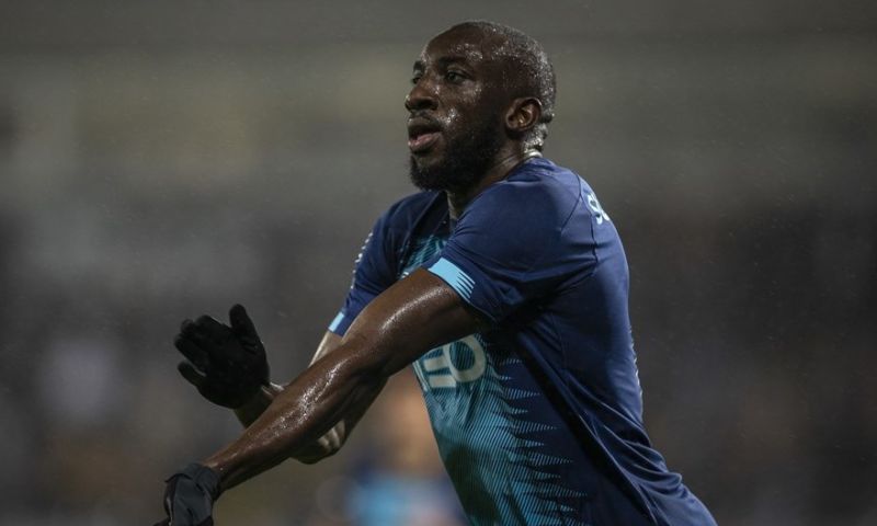 Racisme-slachtoffer Marega is fel: 'Bedankt scheidsrechter, je bent een schande!' Afbeelding: Racisme-slachtoffer Marega is fel: 'Bedankt scheidsrechter, je bent een schande!'