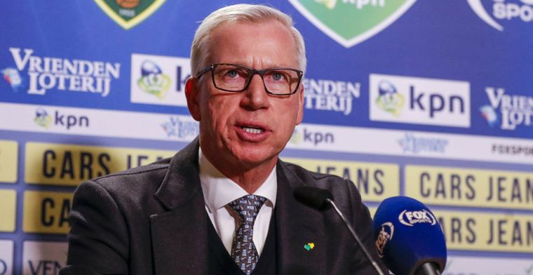 Puzzelende Pardew: 'Net zo lang totdat er een winnend elftal staat'