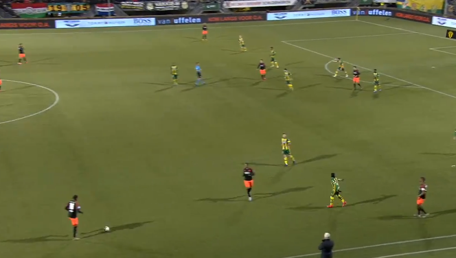 Onduidelijkheid over vermeende spreekkoren richting Ihattaren bij ADO-PSV