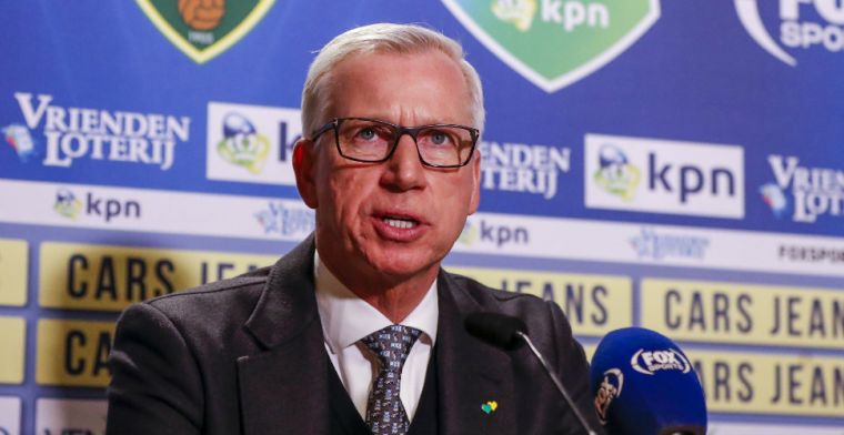 Pardew 'kent het Nederlandse voetbal niet': 'Denk dat hij de kleedkamer kwijt is'