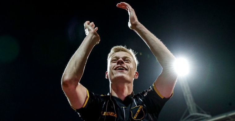 'Meerdere Eredivisie-clubs op tribune voor NAC Breda-verdediger Van Hecke'