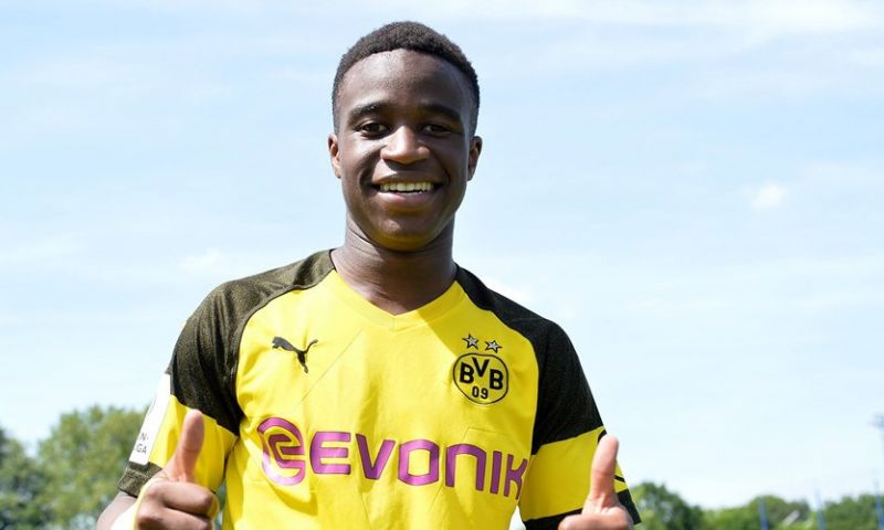 Supertalent (15) van Dortmund komt eraan: Favre overweegt debuut in maart Afbeelding: Supertalent (15) van Dortmund komt eraan: Favre overweegt debuut in maart