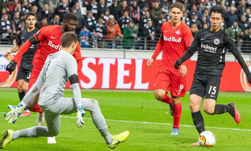 Spoedberaad in Salzburg: Europa League-duel met Eintracht Frankfurt afgelast Afbeelding: Spoedberaad in Salzburg: Europa League-duel met Eintracht Frankfurt afgelast