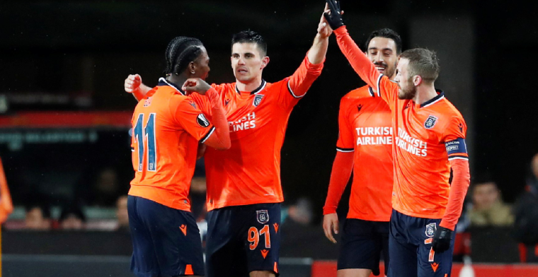 Basaksehir maakt achterstand goed en schakelt Sporting uit in knotsgek duel