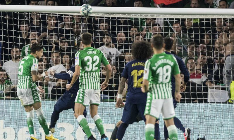Real Madrid raakt Clásico-'bonus' alweer kwijt in Sevilla: Barça weer aan kop Afbeelding: Real Madrid raakt Clásico-'bonus' alweer kwijt in Sevilla: Barça weer aan kop