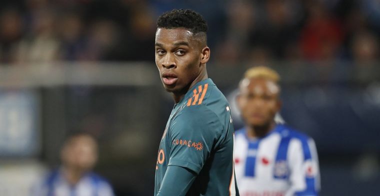 Ten Hag sluit basisplaats niet uit voor debutant: 'Heeft me zeer overtuigd'