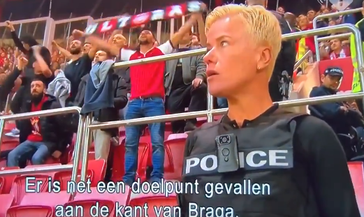 Ellie Lust voelt 'grimmige sfeer' bij Benfica: 'Kijken of we dit in toom houden'