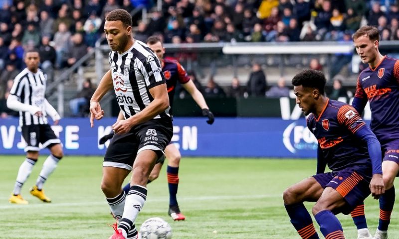 Dessers mist zijn internationale debuut: 'Poeh, dat was mentaal zwaar' Afbeelding: Dessers mist zijn internationale debuut: 'Poeh, dat was mentaal zwaar'