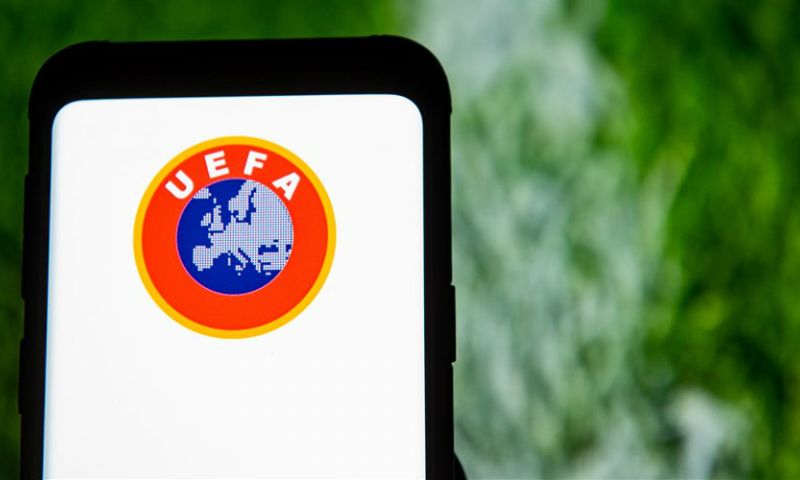 Voetbaladvocaat: 'In de UEFA-regels staat nergens dat je het seizoen moet afmaken' Afbeelding: Voetbaladvocaat: 'In de UEFA-regels staat nergens dat je het seizoen moet afmaken'