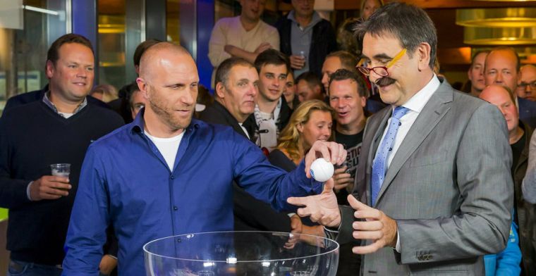 'Dan heeft AZ twee keer Ajax weggespeeld, maar dat telt dan niet. Goh ja, zonde'