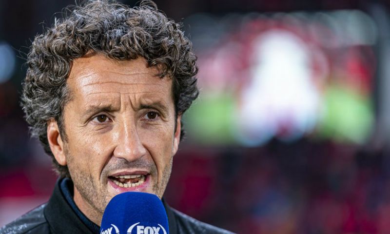 Taart in het gezicht bij Van Gangelen tijdens interview: Afbeelding: Taart in het gezicht bij Van Gangelen tijdens interview: