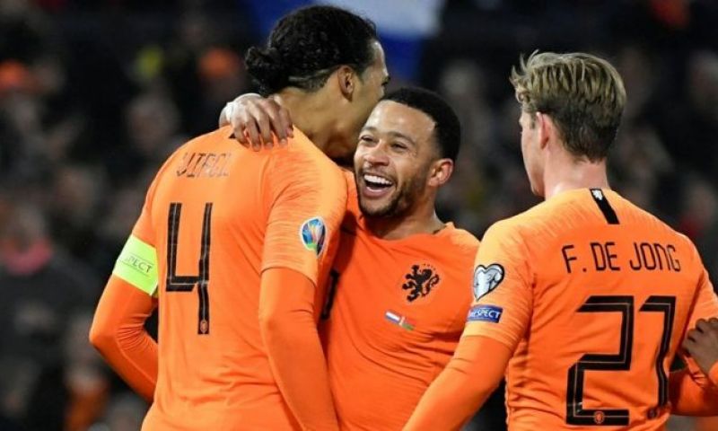 Internationals van Nederland schenken 11 miljoen euro aan noodlijdende clubs Afbeelding: Internationals van Nederland schenken 11 miljoen euro aan noodlijdende clubs