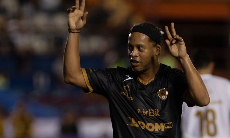Huisarrest Ronaldinho: presidentiële suite in luxueus hotel met rooftopzwembad Image: Huisarrest Ronaldinho: presidentiële suite in luxueus hotel met rooftopzwembad