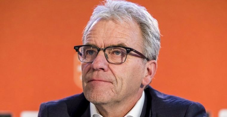 Eredivisie-clubs dreigen om te vallen: 'Zijn net zo relevant als het theater'