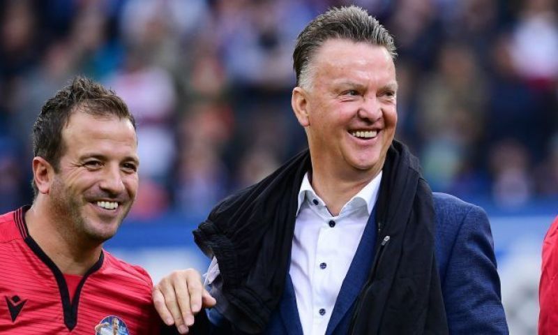 Van Gaal onthult na twee jaar afzender van 'niet te weigeren aanbieding' Afbeelding: Van Gaal onthult na twee jaar afzender van 'niet te weigeren aanbieding'