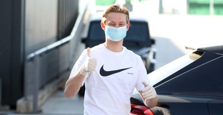 Frenkie de Jong buigt voor zorgmedewerkers: 'Het zijn helden, nu helemaal'