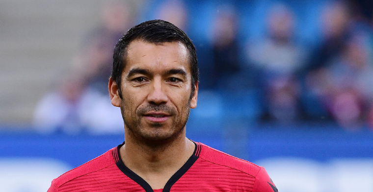 Van Bronckhorst zet deur open voor transfer naar Engeland: 'Dat ambieer ik'