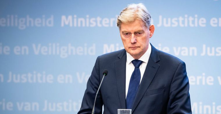 Woerts: 'Clubs willen weer beginnen, KNVB legt verzoek neer bij minister Van Rijn'