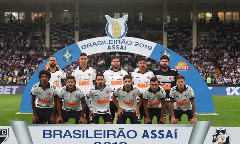 Braziliaanse president trekt zich niets aan van zestien besmettingen bij topclub Afbeelding: Braziliaanse president trekt zich niets aan van zestien besmettingen bij topclub