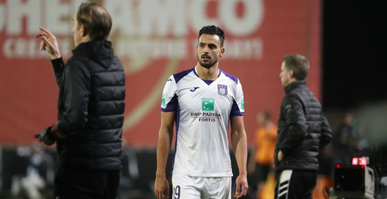 'Pikante 'nek-aan-nek-race' in België: Anderlecht-locker van Chadli al leeg'