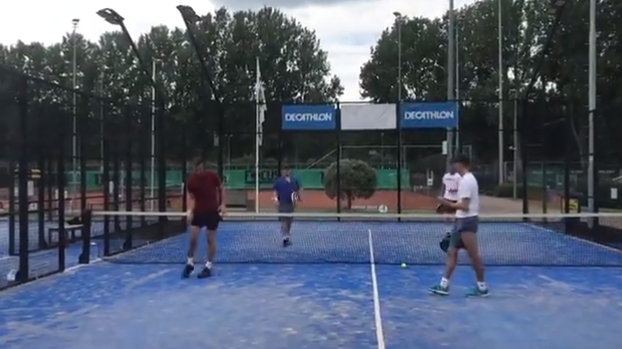 Gouden Feyenoord-duo herenigd op padelbaan: Berghuis zet op, Van Persie rondt af