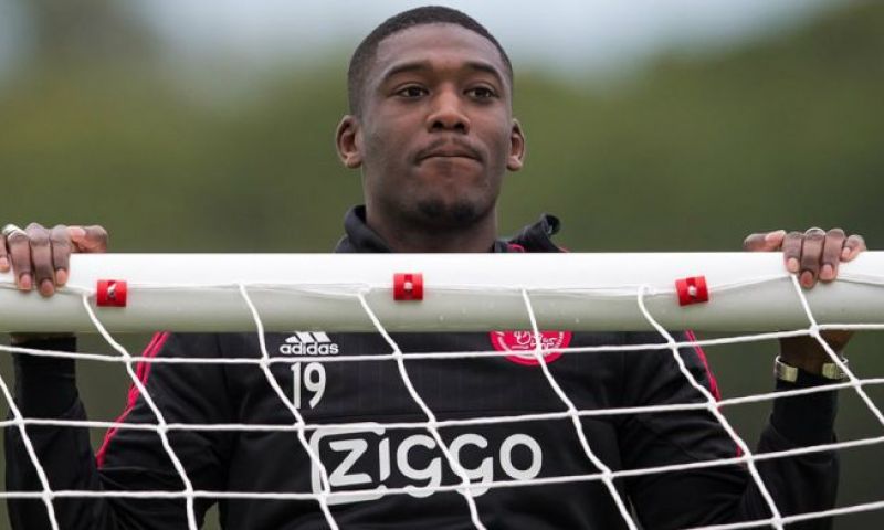'Ajax-flop Sanogo kan anderhalf miljoen per jaar gaan verdienen in Rusland' Afbeelding: 'Ajax-flop Sanogo kan anderhalf miljoen per jaar gaan verdienen in Rusland'