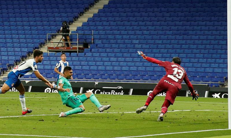 Real Madrid bekroont uitgerekend in Barcelona feestweekend en loopt uit op Barça Afbeelding: Real Madrid bekroont uitgerekend in Barcelona feestweekend en loopt uit op Barça