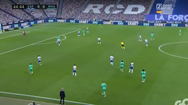 Real-mastodonten staan op: lange bal Marcelo, doorkoppen Ramos, hakassist Benzema